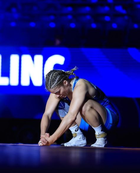 🤼‍♀️ Wrestler Aesthetic, Wrestling Aesthetic, Girls Wrestling, Wrestling Women, Wrestling Quotes, Sports Motivation, Shot Ideas, Year Book, Figure Study