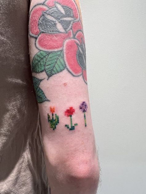 Edgy Cute Tattoos, Minecraft Flowers, Minecraft Tattoo, Funky Tattoos, Cute Little Tattoos, Tatuaje A Color, Matching Tattoo, Subtle Tattoos, Aesthetic Tattoo