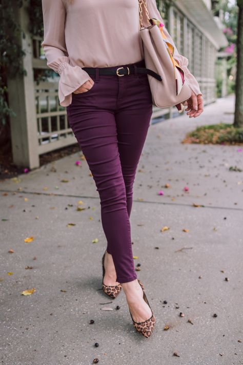 How I’m Wearing Blush In The Fall - SHANNON H. SULLIVAN Blush Pink Top Outfit, Blush Top Outfit, Blush Pink Outfit, Shannon Sullivan, Pink Top Outfit, Pink Pants Outfit, Blush Outfit, Blush Pink Top, Burgundy Pants