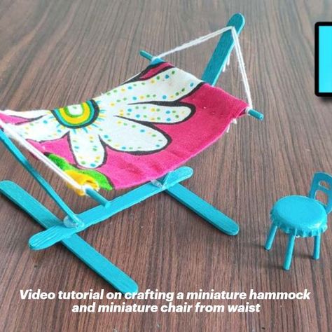 DIY miniature furniture Diy Minature Stuff, Fairy Furniture Diy Miniature Tutorials, Miniature Crafts Diy How To Make, Miniature Hammock, Playmobil Diy, Hammock Diy, Make Miniatures, Diorama Art, Popsicle Stick Crafts House