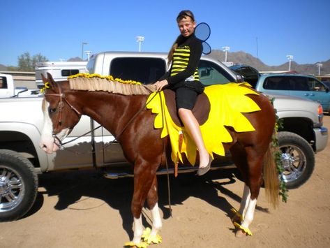 horse costume class ideas | Discuss Halloween Costume Class! Pictures at the Equestrian Events ... Horse Costume Ideas, Horse Halloween Ideas, Horse Fancy Dress, Custom Horse Stalls, Horse Halloween Costumes, Horse Costume, Equestrian Events, Horse Camp, Horse Costumes