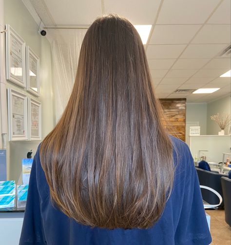 Front Layers Back Straight Haircut, Long Round Layers Haircut Straight, U Shape Long Haircut, Long Hair Rounded Ends, Round Bottom Haircut, Round Long Haircut, Round Edge Haircut, U Shaped Layered Hair Long, Long Rounded Haircut