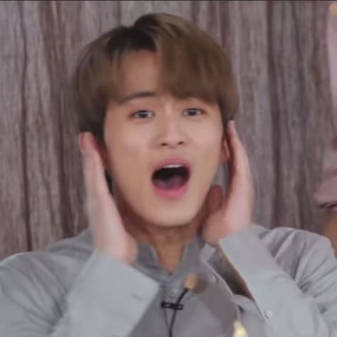 Jokes Pics, Mark Nct, Meme Faces, Mark Lee, Kpop Guys, Funny Faces, Kpop Memes, Nct 127, Nct Dream