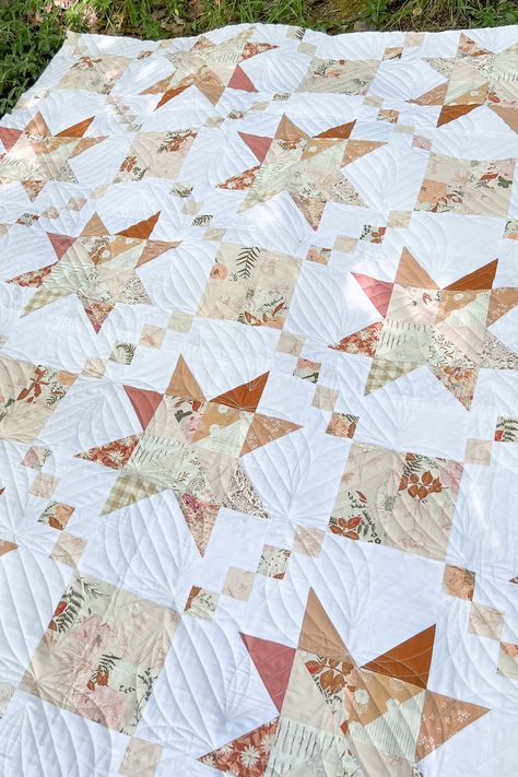 Strip Pieced Quilt Patterns, Quilt Simple, Neutral Quilt, Material Things, Fat Quarter Quilt, Wedding Quilt, Cute Quilts, Cozy Quilts, Crochet Quilt