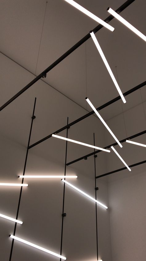 #XAL Pivot, Move It 25 magnetic lighting system Store Lighting, Magnetic Light, Office Light, Retail Lighting, Urban Lighting, Suspended Lighting, Lighting Concepts, Lighting Showroom, Lighting Design Interior