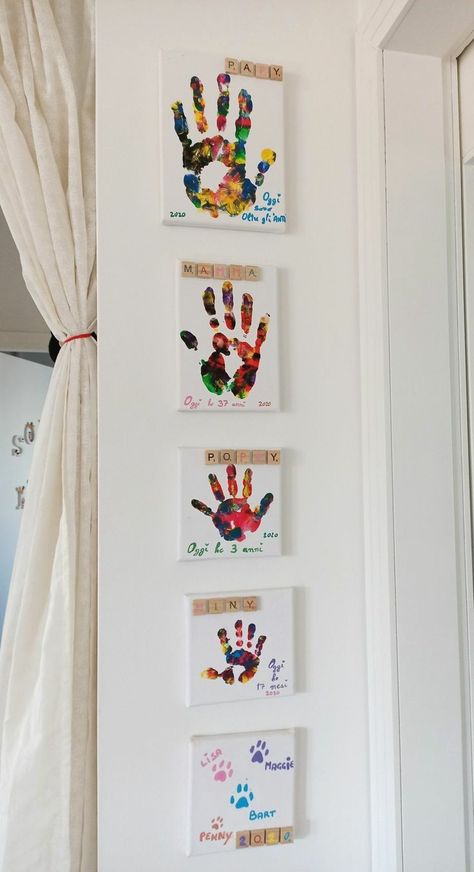 Hiasan Dinding Diy, Family Hand Prints, Dekorasi Bohemia, Family Photo Wall, Photo Wall Decor, Family Wall Decor, تصميم للمنزل العصري, Roof Window, Family Wall