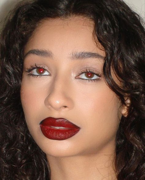 Black Lip Reference, Red Lipstick With Black Liner, Red Lip Dark Liner, Dark Red Lips Makeup, Lip Liner Red Lipstick, Dark Red Lip Makeup Look, Dark Lip Makeup Look, Red Liner Makeup, Dark Red Eye Makeup