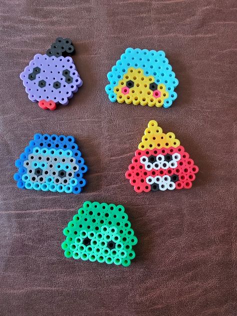 Inside Out Perler Bead Patterns, Hexagon Perler Bead Patterns, Disney Beads, Melt Beads, Melt Beads Patterns, Hamma Beads Ideas, Pearl Beads Pattern, Beads Pattern, Hamma Beads