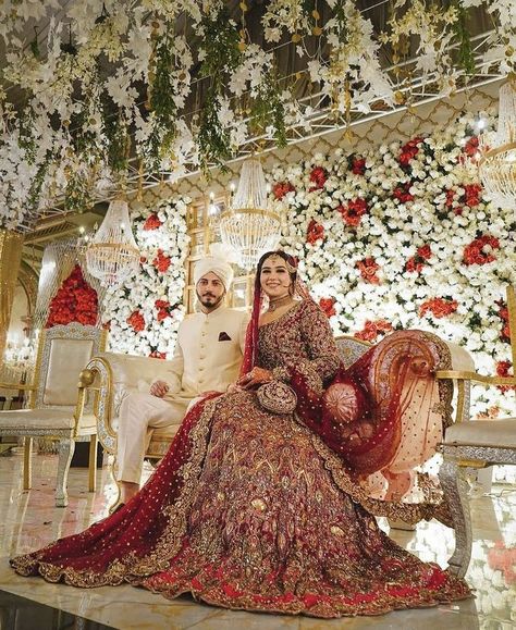 Baraat Stage Decoration Pakistani, Barat Decoration Pakistani, Barat Decor Stage Decorations, Barat Dresses Pakistani Bridal Lehenga, Barat Stage Decoration Pakistan, Barat Ideas, Barat Decor, Bridal Wedding Outfit, Nikah Mubarak