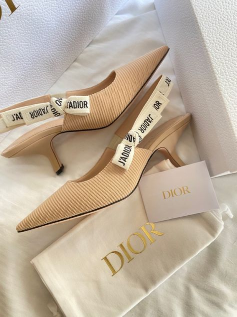 Dior Sling Back Heels, Dior Jadior Heels, Dior Shoes Aesthetic, Alo Shoes, Shoe Closets, Designer Wishlist, Revamp Wardrobe, Dior Pumps, Dior Heels