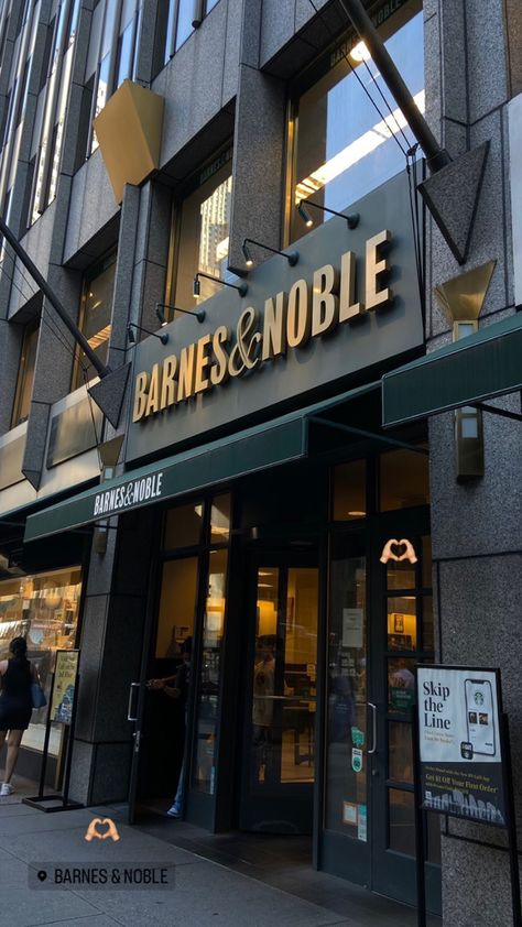 Barnes And Noble Aesthetic New York, Meghan Core, Alexa + Core + Aesthetic, Barnes And Noble Aesthetic, Noble Aesthetic, Travel Wallpapers, Aesthetic New York, Bloxburg Decal Codes, Travel Wallpaper