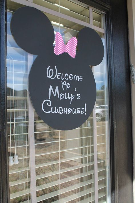 Diy Welcome Sign, Γενέθλια Mickey Mouse, Minnie Mouse Birthday Theme, Minnie Mouse Theme Party, Twodles Birthday, Minnie Mouse Birthday Party Decorations, Minnie Mouse First Birthday, Minnie Mouse Birthday Decorations, Birthday Party Diy