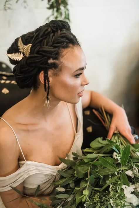 10 Gorgeous Wedding Hairstyles for Brides With Locs Dreadlock Wedding Hairstyles, Natural Hair Wedding, Natural Wedding Hairstyles, Bridal Hair Inspiration, Wedding Hairstyles Bride, Dread Hairstyles, Dreadlock Hairstyles, Bridal Hairstyles, Locs Hairstyles