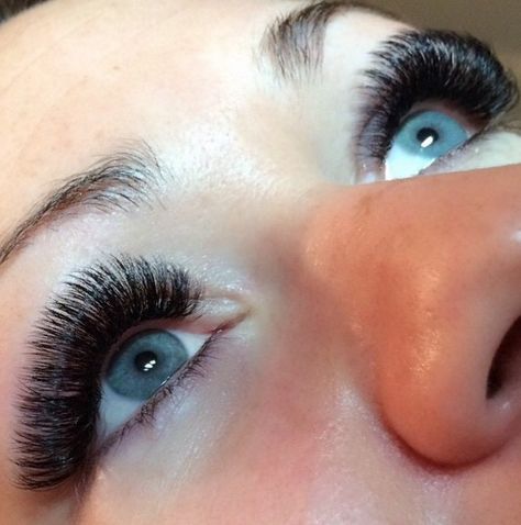 The 10 Rules of Eyelash Extensions You Need to Know Nails Arrow, Arrow Nails, Eyelash Extensions Before And After, Nails Burgundy, Long Hair Clip, Hair Curlers Rollers, Gene False, Eyelash Enhancer, Eyelash Extensions Styles