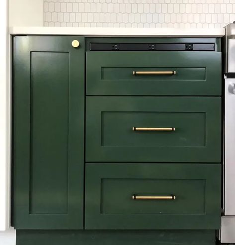 SW Vogue Green kitchen cabinets Sherwin Williams Courtyard Green Cabinets, Vogue Green Cabinets, Country Squire Sherwin Williams, Sw Vogue Green, Sherwin Williams Vogue Green, Best Sherwin Williams Green, Cabnits Kitchen, Paint Colors For Kitchen Cabinets, Best Sherwin Williams Paint