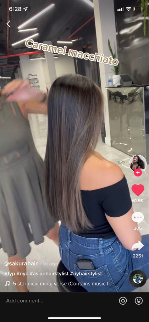 Asian Hair Highlights, Highlights Brown Hair Balayage, Balayage Straight Hair, Brown Hair Inspo, Caramel Hair, Brown Hair With Blonde Highlights, Brown Hair Balayage, Brown Balayage, Balayage Brunette