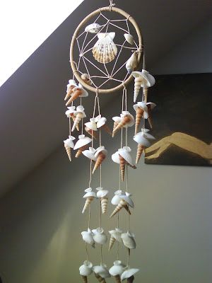 seashell dream catcher Seashell Dreamcatcher, Shell Dream Catcher, Seashell Projects, Art Coquillage, Shells Diy, Summer Decorations, Deco Nature, Shell Crafts Diy, Sea Glass Crafts