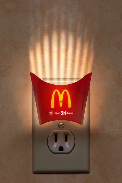 Get inspired: Here are 35 of the Most Clever Poster Advertisement Ideas http://graphicdesignjunction.com/2012/01/35-clever-poster-advertisement-ideas/ Chips Packaging Design, Fast Food Advertising, Funny Commercial Ads, Clever Advertising, Billboard Advertising, Funny Commercials, 광고 디자인, Publicidad Creativa, Food Advertising