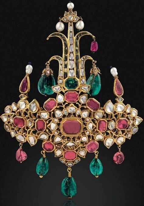 Indian Brooch - Diamond, Emeralds, Spinels & Pearls Groom Wedding Jewellery, Nizam Jewellery, Egyptian Inspired Jewelry, Mughal Jewelry, Vintage Indian Jewelry, Jewelry Instagram, Antique Bridal Jewelry, Antique Jewelry Indian, Antique Gold Jewelry