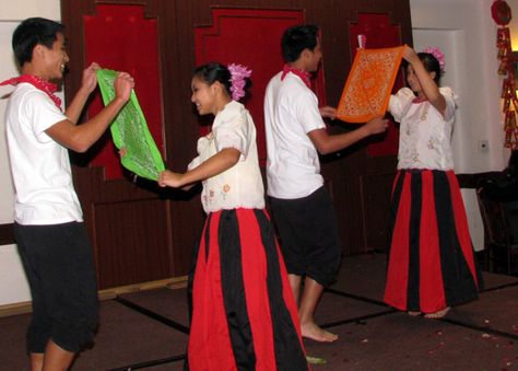 Cariñosa Costume, Cariñosa Dance, Philippine Folk Dance Aesthetic, Philippine Folk Dance Background, Philippine Folk Dance Art, Cariñosa Costume Philippines, Philippine Folk Dance, Folk Dance Costume Philippines, Clara Core