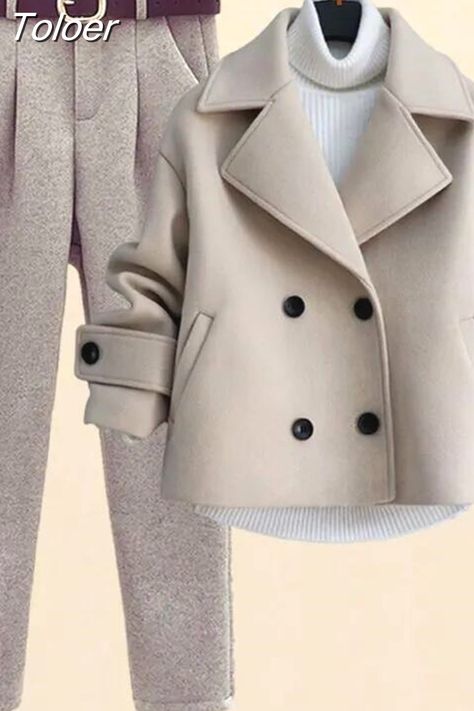 Winter Pants Outfit, Straight Clothes, Fashion Sketches Dresses, Outfit Invierno, Style Cargo, Wool Clothing, 60 Fashion, Long Sleeve Knit Sweaters, Jacket Long