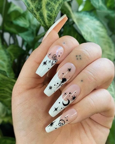 Goth Nails 2023, Black Halloween Nails, Witch Tips, Witchy Nails, Halloween Acrylic Nails, Halloween Nail Designs, Halloween Nail, Acrylic Nails Coffin, Nails Inspo