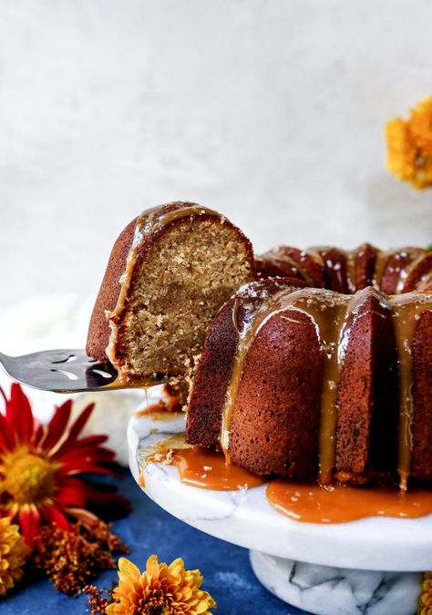 Chai Bundt Cake, Salted Caramel Glaze, Spice Pound Cake, Brown Sugar Pound Cake, Salted Caramel Recipes, Caramel Glaze, Chai Spice, Caramel Recipes, Spice Cake