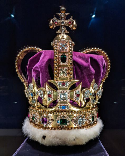 Coronation Crown, Queen Mary Ii, St Edward's Crown, Medieval Crown, King George Ii, Imperial State Crown, Royal Crowns, British Monarchy, Royal Jewels