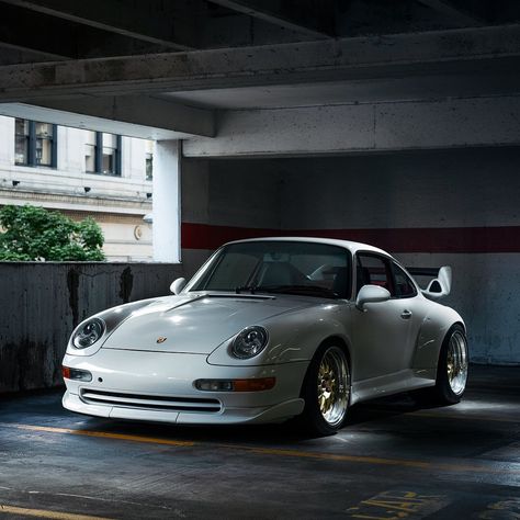 993 Gt2, Porsche 996 Turbo, Porsche Classic, Porsche 993, Porsche 964, Exclusive Cars, Cars And Coffee, Classic Porsche, Porsche Cars