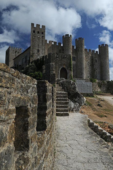 Castle Portugal, Enchanted Castles, Real Castles, Castle Mansion, European Castles, Abandoned Castles, Art Ancien, Castle Ruins, Chateau France