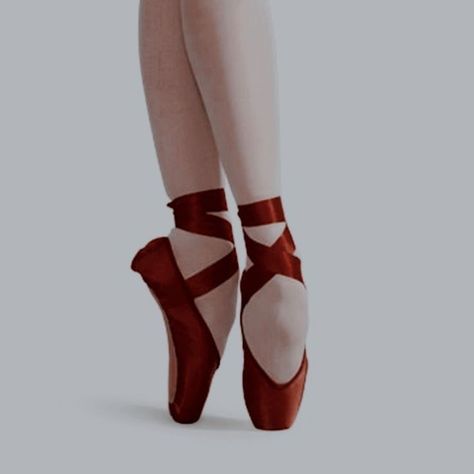 Red Ballet Aesthetic, Romeo I Julia, Widow Aesthetic, Red Ballet Shoes, Natasha Romanoff Black Widow, Black Widow Aesthetic, Наташа Romanoff, Marvel Aesthetic, Movie Black