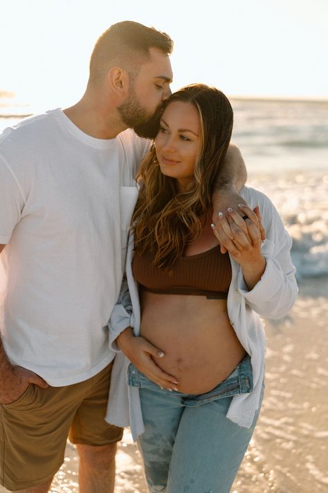 Poses For Pregnant Couples, Beach Maternity Poses, Casual Beach Maternity Photos, Pregnant Beach Pictures, Pregnancy Shoot Beach, Beach Maternity Photos Couples, Maturity Shoot, Pregnancy Photoshoot Beach, Maternity Shoot Beach