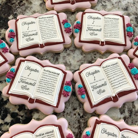 Open Book Cookies Decorated, Book Themed Cookies, Book Club Cookies, Book Cookies Decorated, Book Sugar Cookies, Biscuit Book, Book Exchange Party, Retirement Cookies, Book Cookies