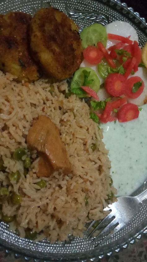 Homemade Biryani Snapchat, Chicken Biryani Snapchat Story, Veg Pulav Snapchat, Bhuna Gosht Recipe, Pakistani Breakfast Snapchat, Vegetable Biryani Recipe, Desi Food Pakistan Snapchat, Eating Food Funny, Food Crush