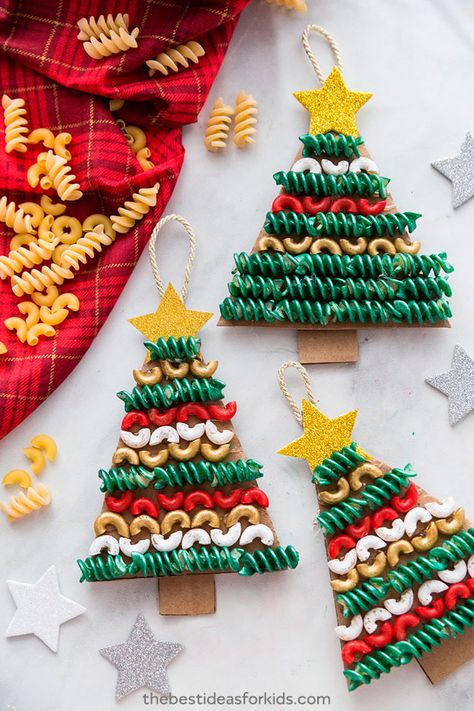 Manualidades infantiles para Navidad | Café largo de ideas - Decoración, Lifestyle, DIY Macaroni Crafts, Christmas Projects For Kids, Snowman Crafts Diy, Christmas Crafts For Toddlers, Preschool Christmas Crafts, Christmas Crafts For Kids To Make, How To Make Christmas Tree, Christmas Crafts To Make, Fun Christmas Crafts