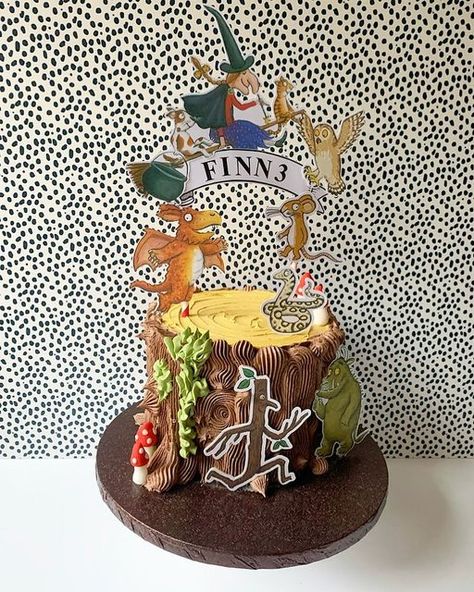 Julia Donaldson Birthday Cake, Zog Birthday Party, Julia Donaldson Birthday Party, Gruffalo Birthday Cake, Julia Donaldson Party, Gruffalo Cake, Chocolate Buttercream Cake, Bd Ideas, Gruffalo's Child