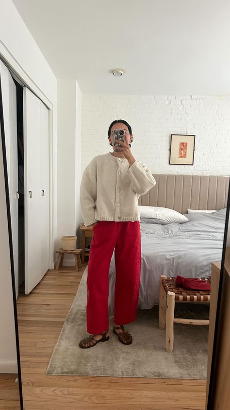 Mya Hansel (@myagelber) • Fotos e vídeos do Instagram Style Words, A Week Of Outfits, Week Of Outfits, Best Pants, My Personal Style, Jeans Fabric, Couture Designers, Colored Pants, Of Outfits