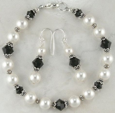 Jewelry sets! Any combination! Black Pearl Jewelry Set, Black And White Bracelets, Black And White Jewelry, Beaded Earrings Diy, Homemade Jewelry, A Bracelet, White Jewelry, Bead Jewellery, Jewelry Patterns