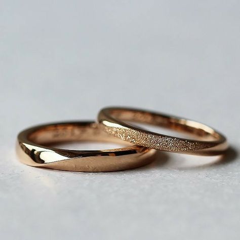 Design Of Gold Rings, Weddings Rings Couple, Best Couple Rings, Wedding Rings Ideas Couple, Simple Wedding Rings Sets His And Hers, Wedding Ring Sets His And Hers, Simple Wedding Rings Gold, Wedding Rings Engagement Couple, Couple Rings Wedding Gold