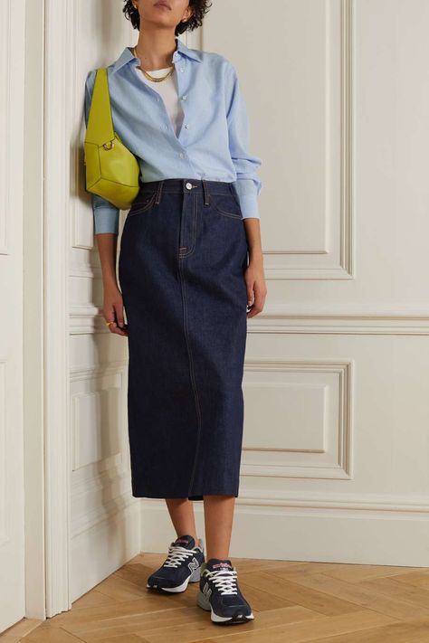 Workwear Women, Outfits With Striped Shirts, Professional Workwear, Blue Striped Shirt, Denim Midi Skirt, Menswear Inspired, 가을 패션, Looks Style, Blue Shirt