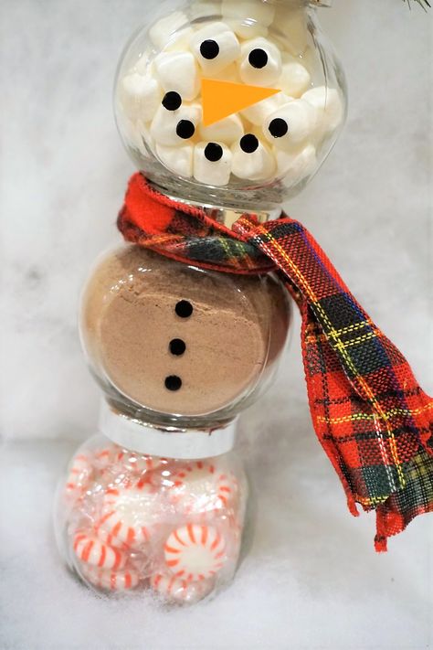 Hot Cocoa Snowman, Easy Diy Christmas Gift, Peppermint Cocoa, Hot Cocoa Gift, Diy Hot Chocolate, Cocoa Gift, Easy Diy Christmas Gifts, Diy Snowman, Orange Paper