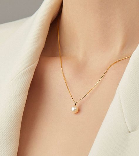 Simple Elegant Gold Necklace, Necklace With Pearl Pendant, Elegant Pearl Necklace, Gold Pendant Jewelry Simple, Pearl Jewelry Necklace Simple, Gold Chains For Women Design, Silver Chains For Women, Necklace Gold Simple, Simple Elegant Jewelry