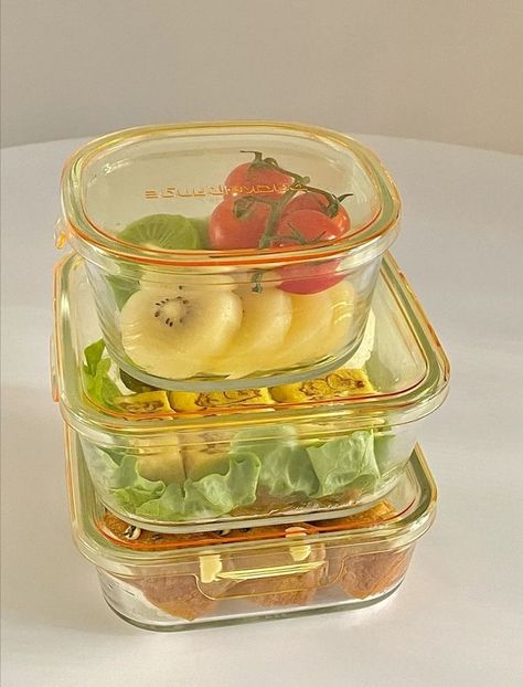 Glass Tupperware Aesthetic, Cute Tupperware Aesthetic, Aesthetic Tupperware, Tupperware Aesthetic, Kitchen Essentials List, Lunch Box Containers, Cute Bento, Kitchen Organisation, Fruit Photography