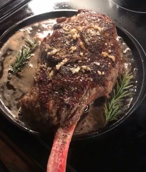 Master the Tomahawk Steak at Home Tomahawk Steak Recipe Cast Iron, Tomahawk Steak Recipe Oven, Tomahawk Steak Oven, Tomahawk Steak Recipe, Steak At Home, Cowboy Steak, Cast Iron Oven, Steak In Oven, Tomahawk Steak