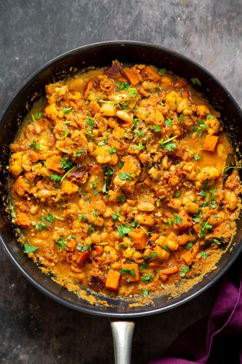 Vegan Vegetable Curry Recipes, Korma Curry Vegetarian, Vegan Massaman Curry, Vegetable Curry Coconut, Vegan Curries, Vegan Madras Curry, Malabar Curry Veg, Kerala Recipes, Vegan Curry Recipes