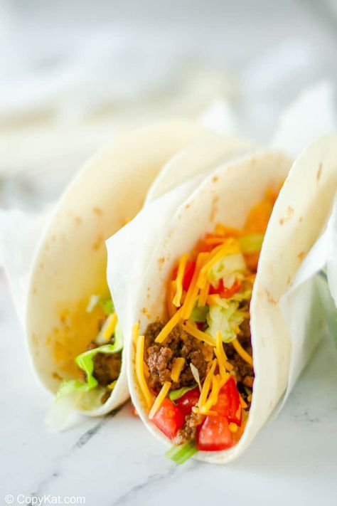 Taco Bell Soft Taco, Tacos With Ground Beef, Soft Taco Recipe, Red Chicken Chili Recipe, Cream Tacos, Soft Tacos Recipes, Beef Seasoning, Quick Pickled Radishes, Monkey Bread Recipe Easy