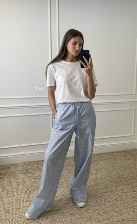 Linen Blue Pants Outfit, Trendy Comfy Outfits Summer, Blue And White Striped Pants Outfit, Blue Striped Pants Outfit, White Summer Trousers, Striped Linen Pants Outfit, Blue Linen Pants Outfit, Cotton Pants Outfit, How To Style Linen Pants