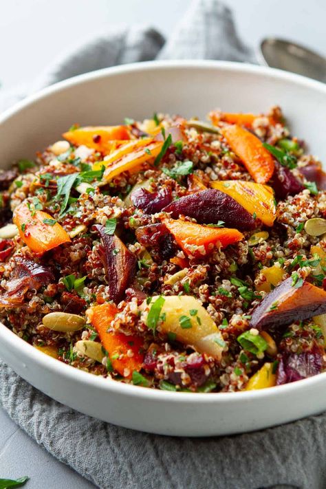 Roasted Carrots And Onions, Lentil Chili Recipe, Roasted Carrot Salad, Unique Salad, Potluck Side Dishes, Lentil Chili, Roasted Carrot, Veggie Snacks, Quinoa Salad Recipes