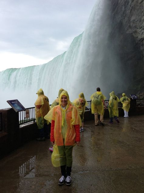 Journey Behind the Falls at Niagara Falls. Note the sleek yellow poncho. Niagara Falls Trip, New England Road Trip, Niagara Falls Canada, Tourist Trap, Fall Travel, Friend Photoshoot, Foto Pose, Fall Photos, American Dream