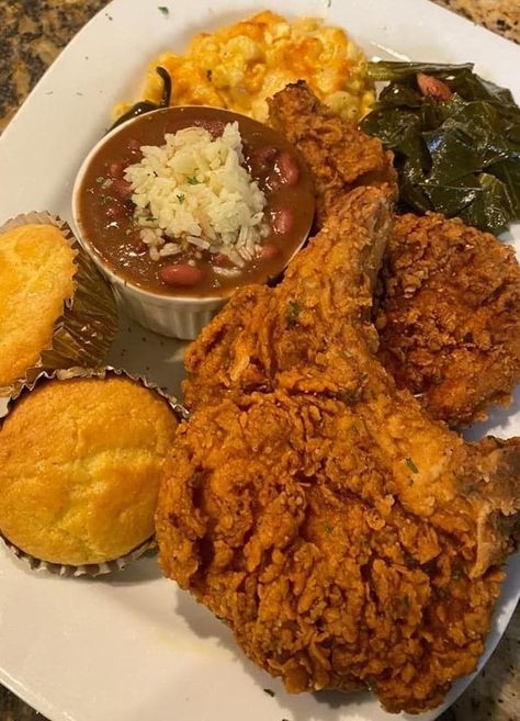 Easter Soul Food Dinner, Black People Meals, Dinner Ideas Southern, Bone In Pork Chops, Sunday Dinner Ideas, Fried Pork Chops, Soul Food Dinner, Fried Pork, Food Goals